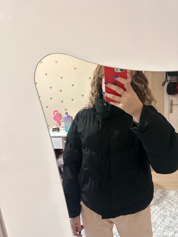 Siyah şişme mont - Görsel 5