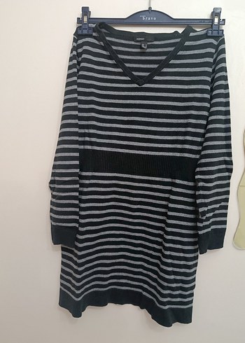 Gri Çizgili V Yaka Triko Elbise - Görsel 2