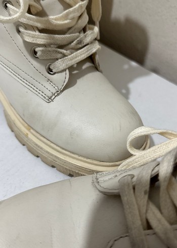 Beyaz Bağcıklı Kadın Botu, Kalın Topuklu - Görsel 5