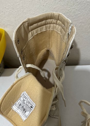 Beyaz Bağcıklı Kadın Botu, Kalın Topuklu - Görsel 2