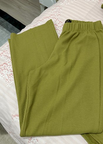 Önü Düğmeli YeşilTakım - Görsel 3