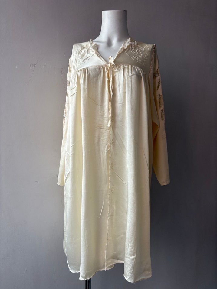 Nakışlı Uzun Beyaz Bohem Kadın Sabahlık - Görsel 2