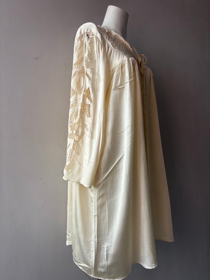 Nakışlı Uzun Beyaz Bohem Kadın Sabahlık - Görsel 3