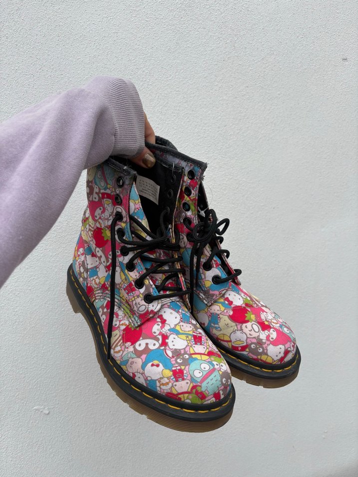 Dr Martens x Hello kitty bot - Görsel 3