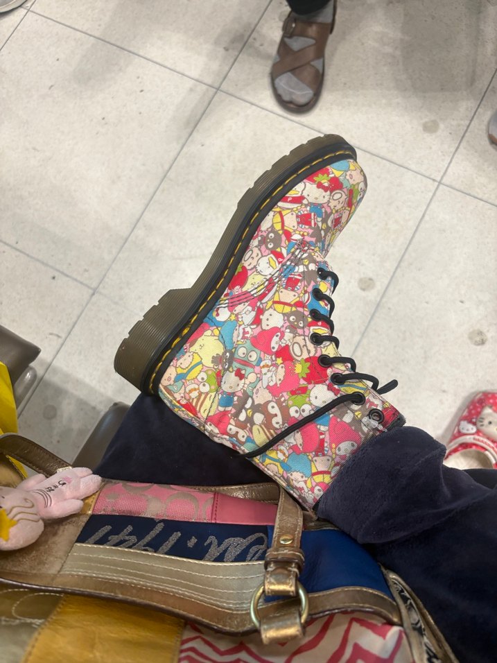 Dr Martens x Hello kitty bot - Görsel 2