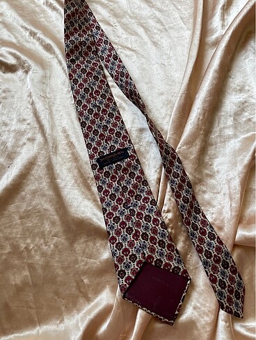 Yves Saint Laurent kravat