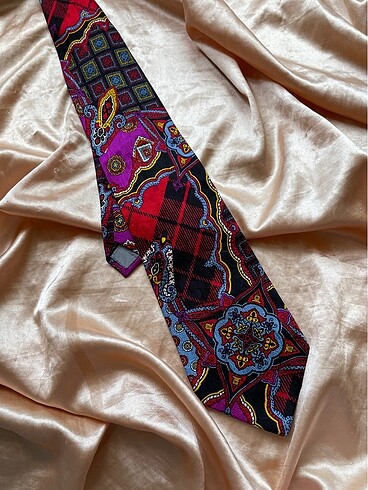 Armani kravat