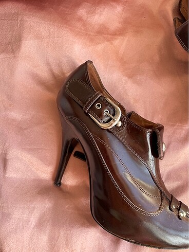 37,5 Beden kahverengi Renk Giuseppe Zanotti Varnished leather heels