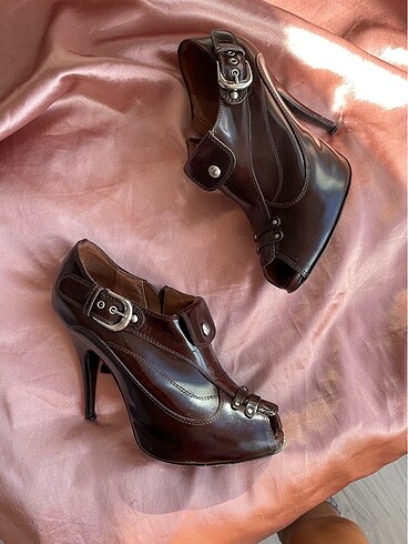 37,5 Beden Giuseppe Zanotti Varnished leather heels