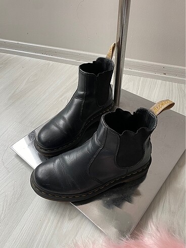 38 Beden siyah Renk Dr Martens bot
