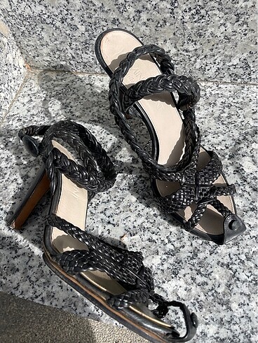 37 Beden siyah Renk Saint Laurent topuklu