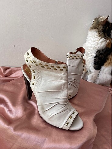 Vince Camuto topuklu