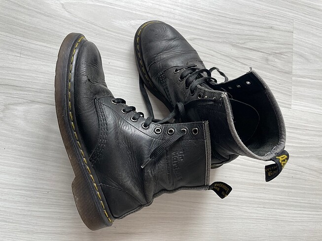 38 Beden siyah Renk Dr Martens bot