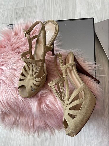 Fendi topuklu - Görsel 9