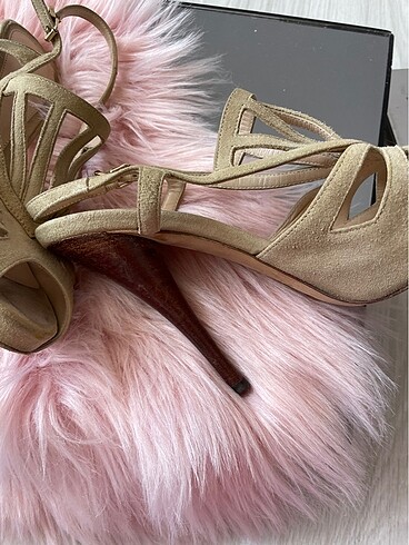 Fendi topuklu - Görsel 16