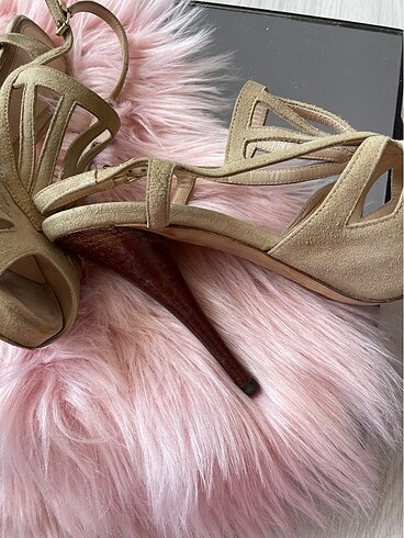 Fendi topuklu - Görsel 13