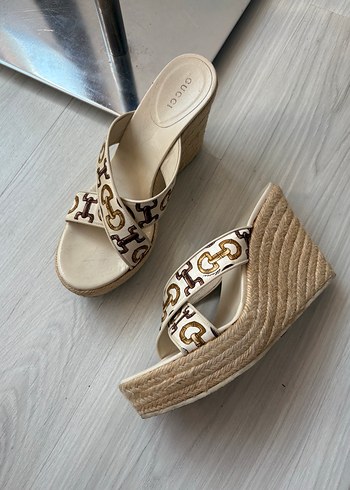 37 Beden beyaz Renk Gucci terlik