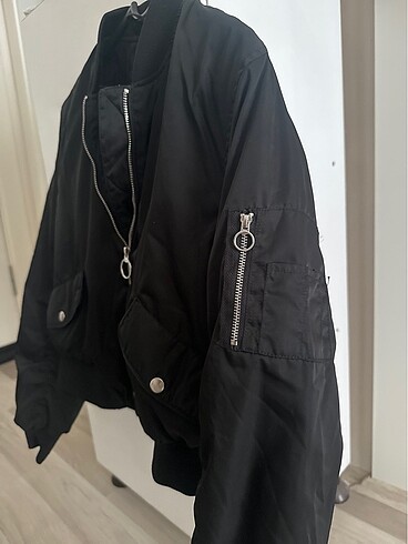 m Beden siyah Renk Pull and Bear Bomber Ceket