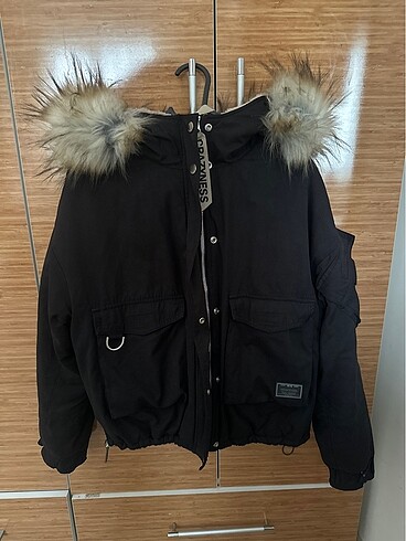 Bershka mont