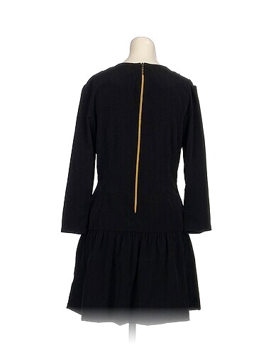 m Beden PreLoved Kısa Elbise %70 İndirimli.