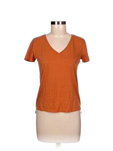 Dilvin T-shirt %70 İndirimli.