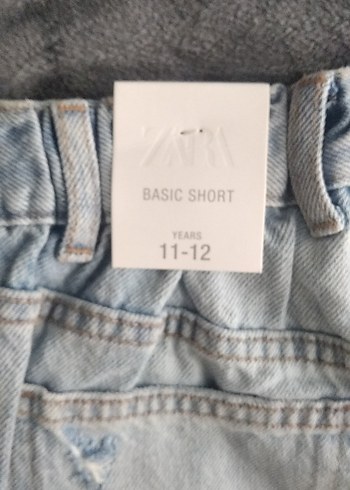 s Beden Yırtık Detaylı Mini Denim Şort