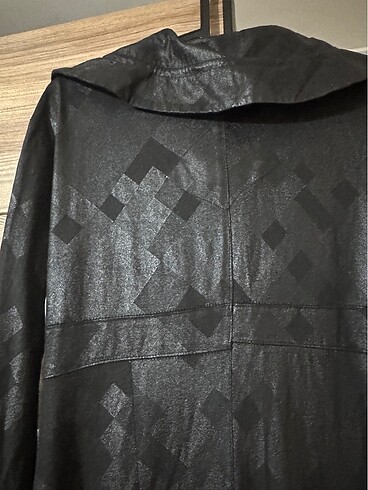 Siyah Deri görünümlü günlük trenç - Görsel 7