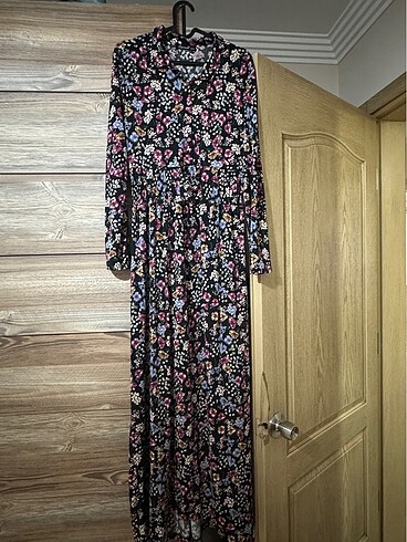 Çicekli günlük tesettür elbise - Görsel 5