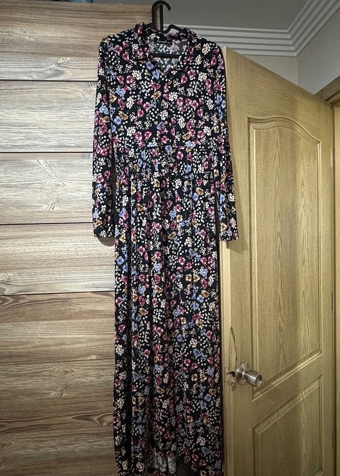 Çicekli günlük tesettür elbise - Görsel 5