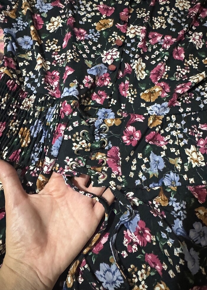 Çicekli günlük tesettür elbise - Görsel 4