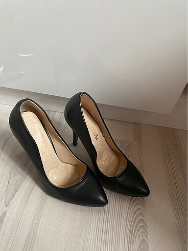 Zara Stiletto model topuklu ayakkabı