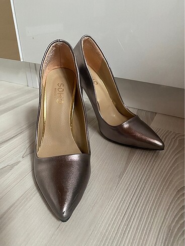 Zara Stiletto model topuklu ayakkabı