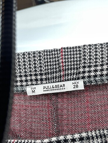m Beden çeşitli Renk Pull and Bear Kumaş Pantolon %70 İndirimli.