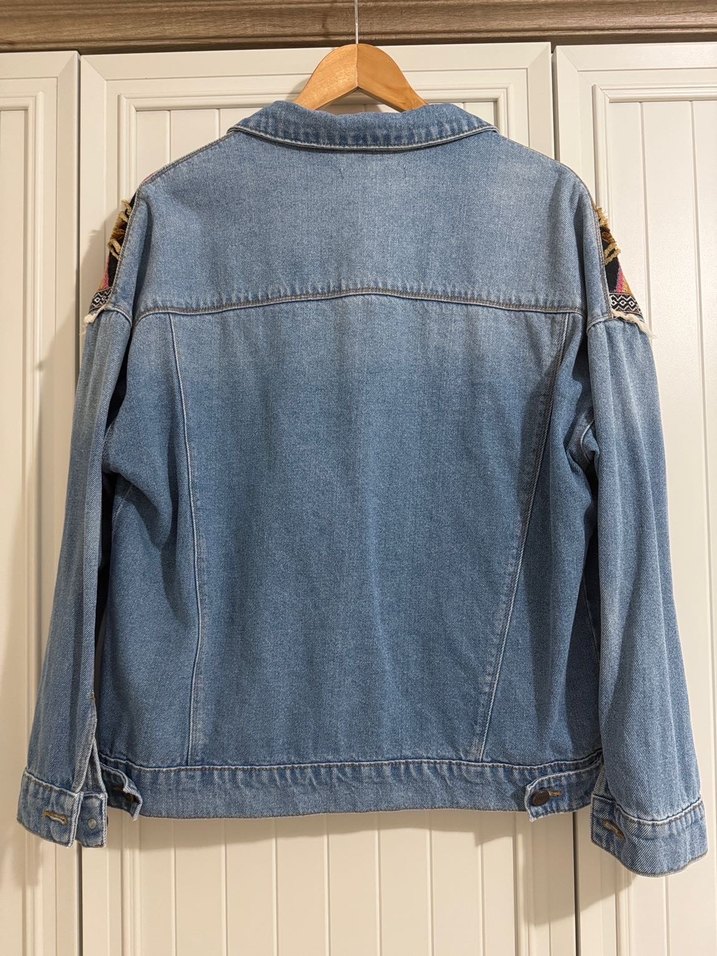 Koton Nakışlı Kot Ceket - Görsel 3