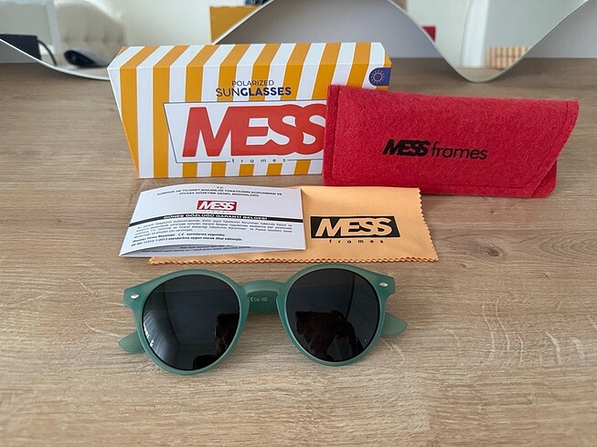 Beden yeşil Renk Mess Frames Güneş Gözlüğü