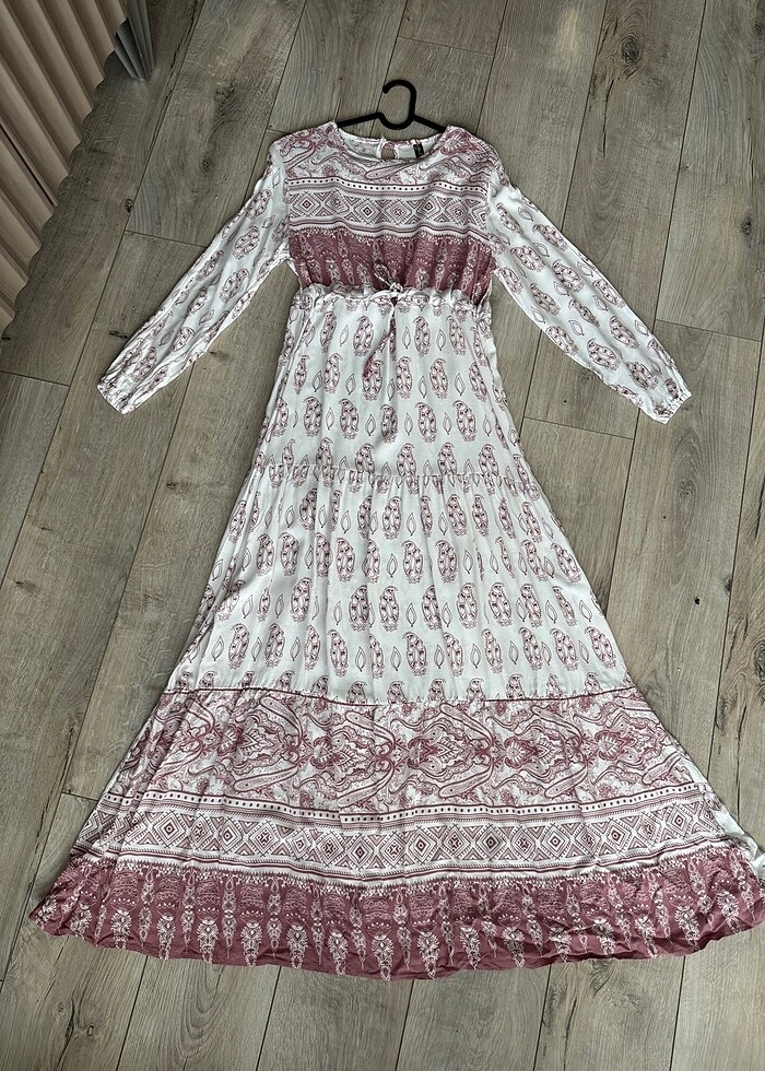 Çiçekli elbise - Görsel 2