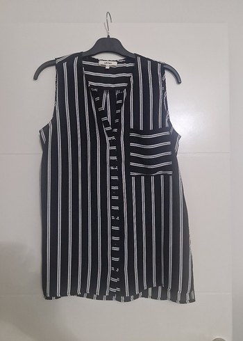 Düğmeli Siyah Çizgili Kolsuz Gömlek