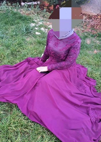 42 Beden Uzun Kollu Mor İşlemeli Abiye Elbise