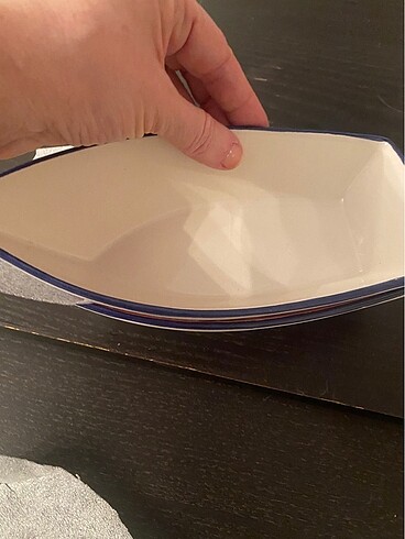 Beden beyaz Renk Karaca balık kase tabağı 26 cm hiç kullanılmamıştır.