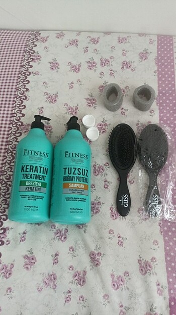 Fitnis keratin bakım seti yanında iki adet tarak hediye