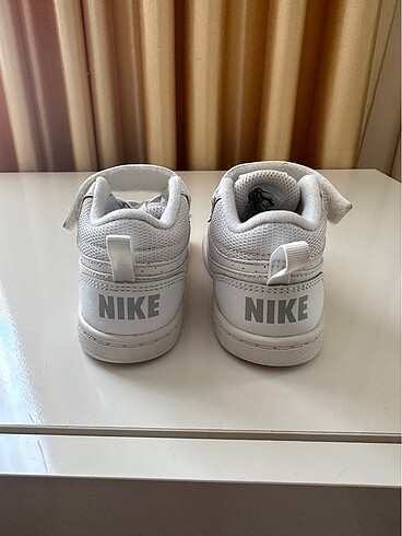 25 Beden beyaz Renk Nike çocuk spor ayakkabısı