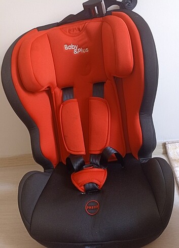 9- 18 kg Beden kırmızı Renk Baby plus oto Bebek koltuğu 