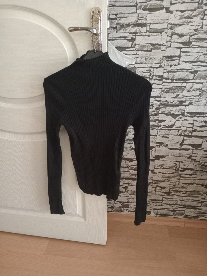 Siyah Boğazlı Triko Kadın Kazak - Görsel 2