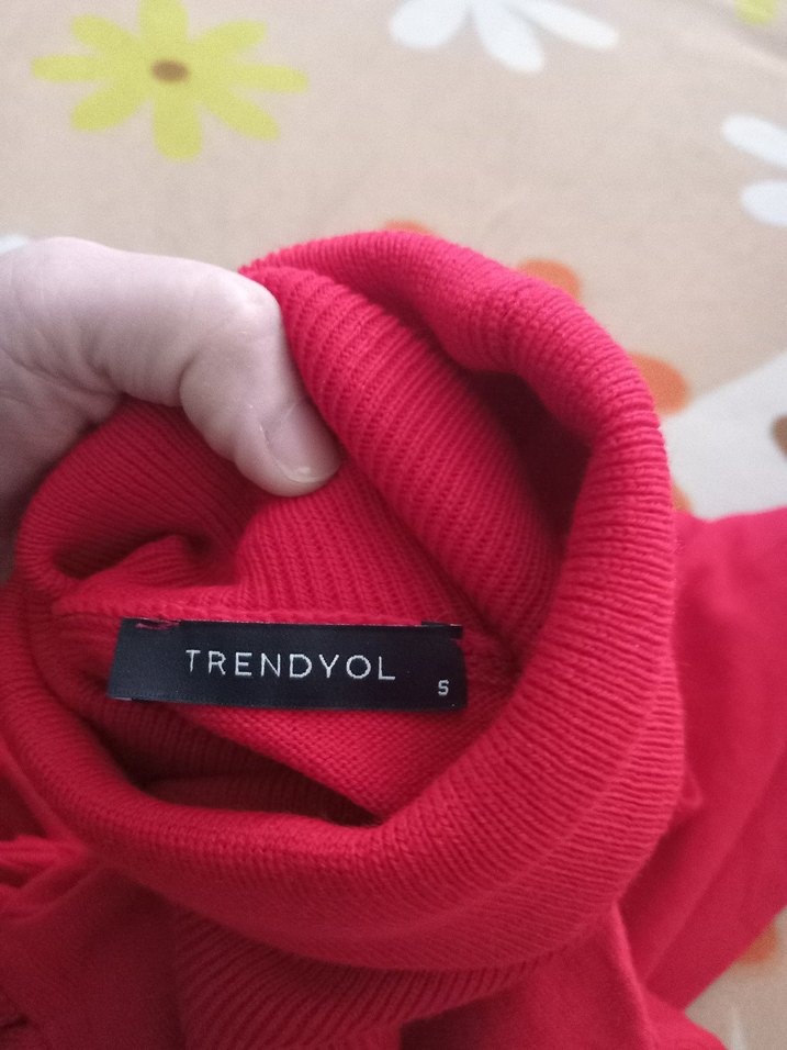 TRENDYOL KIRMIZI Boğazlı Uzun Kollu Kazak - Görsel 4