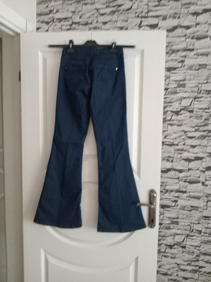 LC VAİKİKİ İspanyol paça pantolon - Görsel 3