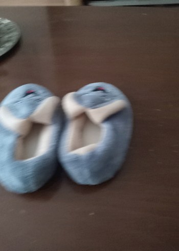 Gri Nakışlı Kürklü  Ev Terliği - Görsel 2