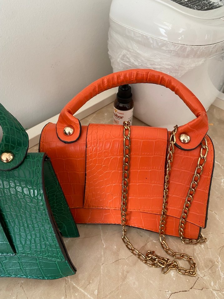 Renkli Yılan Desenli Zincir Detaylı Deri Kadın Çanta - Görsel 3