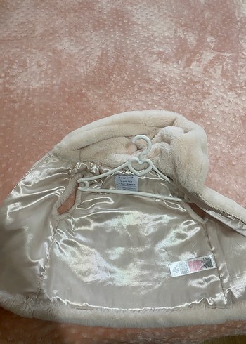 Kız Çocuk Kapüşonlu Kürklü Yelek - Görsel 2