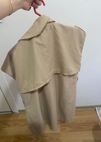 Düğmeli Kolsuz Kısa Bej Trençkot - Görsel 2