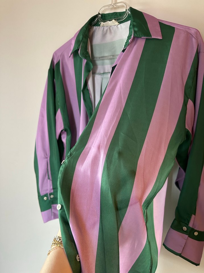 Düğmeli, Uzun Kollu Mor-Yeşil Çizgili Kadın Gömlek - Görsel 2